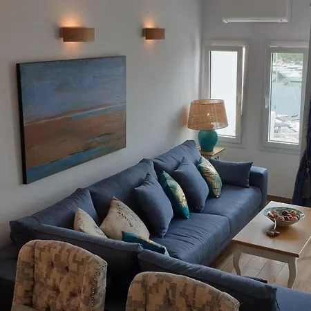 Marina Calador Harbourview: Seaside Oasis With Pool And Garden Apartment Cala d'Or (Mallorca)