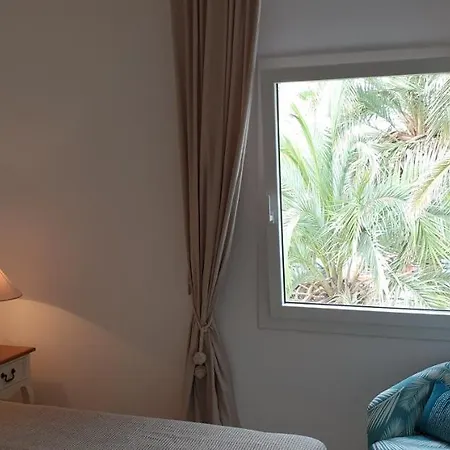 Marina Calador Harbourview: Seaside Oasis With Pool And Garden *