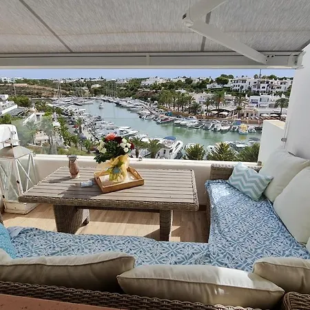 Marina Calador Harbourview: Seaside Oasis With Pool And Garden