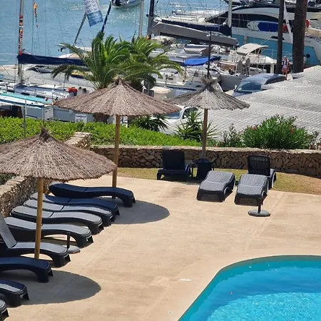 Marina Calador Harbourview: Seaside Oasis With Pool And Garden *