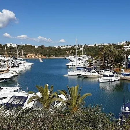 Marina Calador Harbourview: Seaside Oasis With Pool And Garden Apartment *