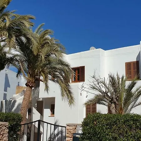 Apartment Marina Calador Harbourview: Seaside Oasis With Pool And Garden *