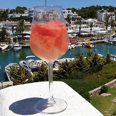 Marina Calador Harbourview: Seaside Oasis With Pool And Garden *